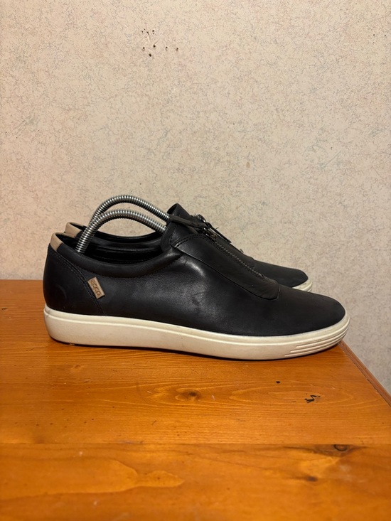 ECCO Soft 7 Zip II low top Sneakers in black leather zip women’s size 10 main image 8